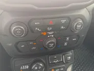 Jeep Renegade 4xe 240 Plug-in Hybrid Electric S 12 MAANDEN GARANTIE! | Stoel/stuur verwarming | Navigatie | Camera | Adapt cruise / Clima control |
