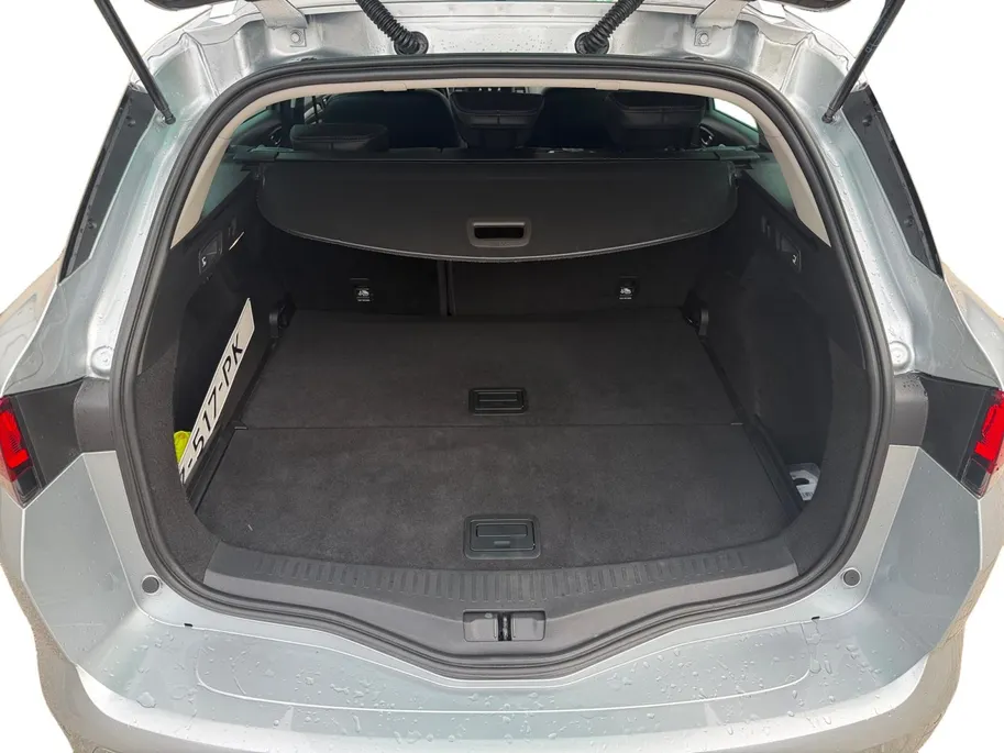 Renault Mégane Estate 1.3 TCe 140 Techno | Automaat | Trekhaak | Camera | Parkeersensoren | Stoel & Stuurverwarming | Apple Carplay & Android Auto | Navigatie | Cruise & Climate Control | 12 Maanden BOVAG Garantie