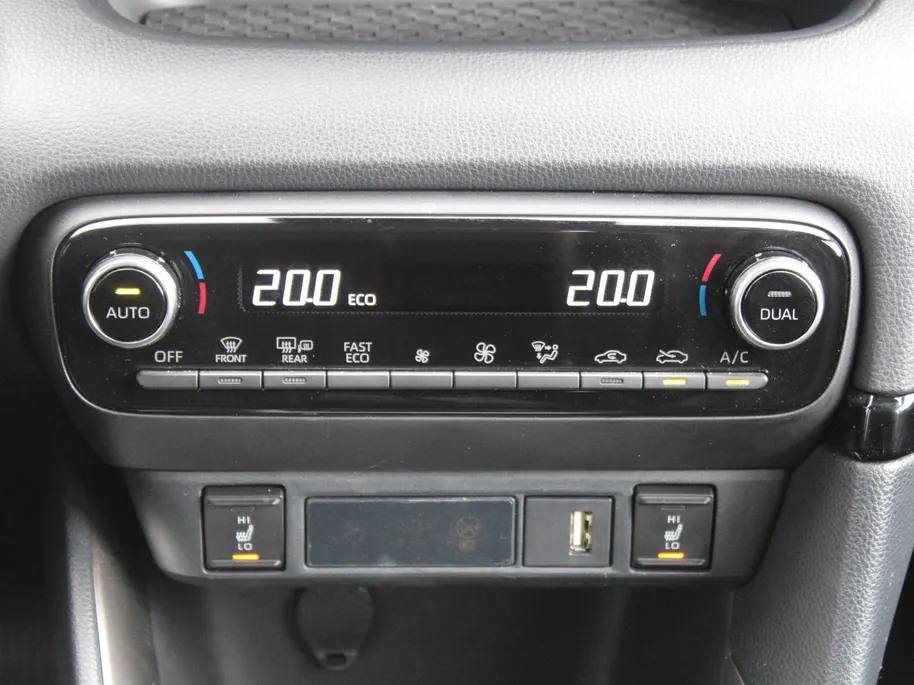 Mazda 2 Hybrid 1.5 Agile | Comfort pakket | 15' LM | Stuur/-stoelverwarming | Carplay | Cruise adapt. |