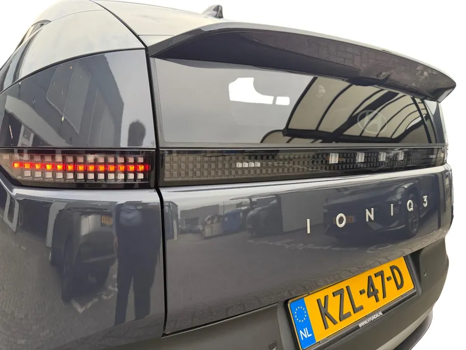 Hyundai IONIQ 3 Vision 61 kWh | Demo | Nieuw model | 488 km range | Warmtepomp | HDA 2 | Hyundai Rotterdam - Noord |