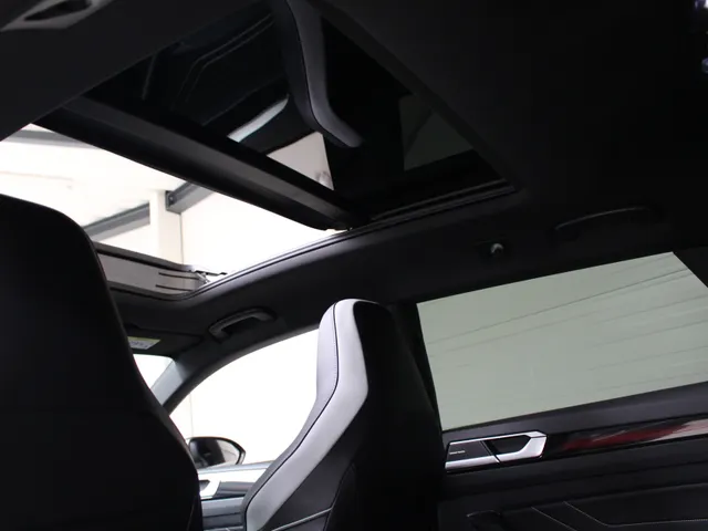 Volkswagen Arteon Shooting Brake 2.0 TSI R-Line Panoramadak | Leder | DCC | IQ-Light | 20' Nashville velgen | Harman Kardon Audio
