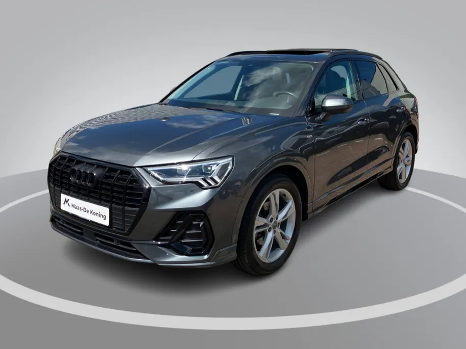 Audi Q3 35TFSI 150PK S-Line · Camera · Trekhaak · Panoramadak · Stoelverwarming · Apple/Android Car Play · Dodehoeksensoren ·