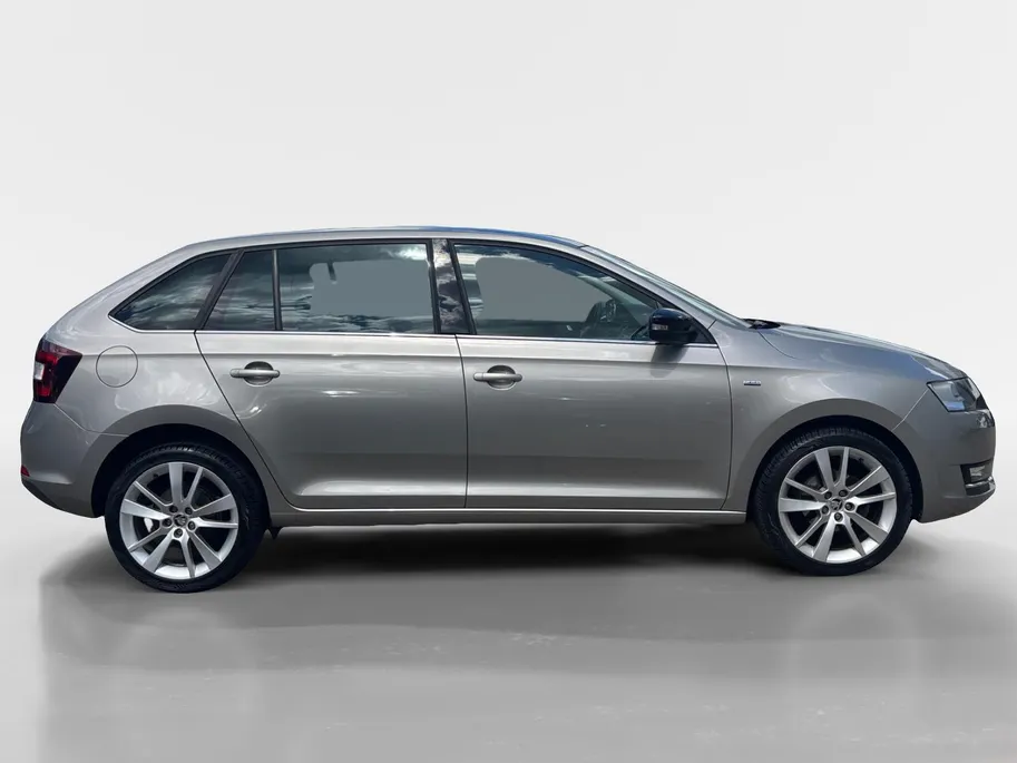 Škoda Rapid Spaceback 1.0 TSI Greentech Clever | Panoramadak | Climate Control | Cruise Control | Stoelverwarming | Parkeersensoren achter | DAB |
