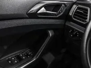 Volkswagen T-Cross 1.5 TSI 150pk DSG R-Line Edition Camera · Afneembare trekhaak · Stoelverwarming · Matrix LED · Apple/Android Car Play · 17'Velgen ·