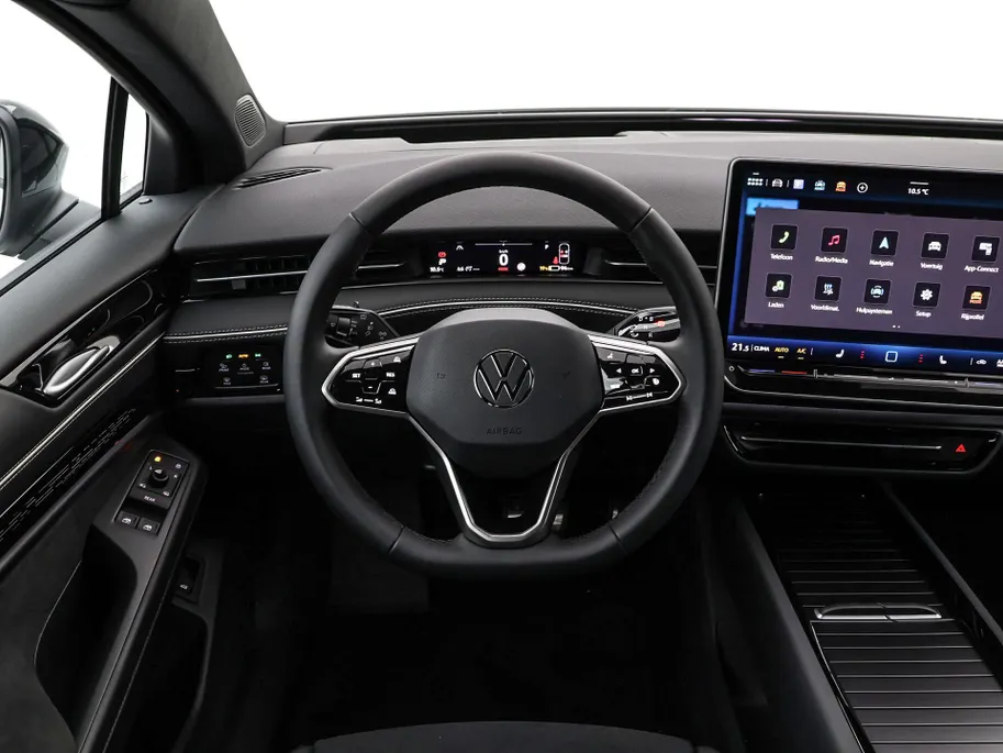Volkswagen ID.7 Pro Limited Edition 77 kWh accu 286 PK · Draadloze telefoonlader · 360 camera · verwarmde voorstoelen · Voorraad OUTLET · Prijs is inclusief inruilpremie ·
