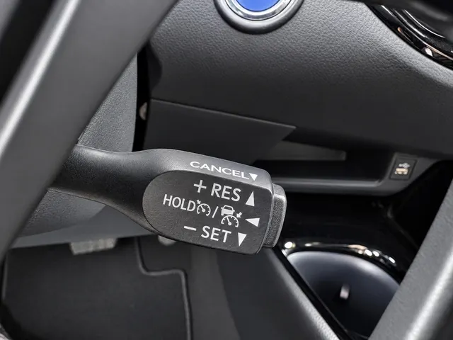 Toyota C-HR 1.8 Hybrid Style Bi-Tone | Parkeersensoren | Stoelverwarming