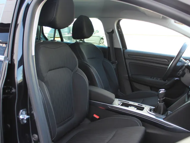 Renault Mégane Estate 1.3 TCe 115 PK Limited | Parkeersensoren | ECC | NAVI | 1.700 kg trekgewicht
