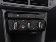 Volkswagen T-Cross 1.0 TSI 95pk Life · Apple/Android Car Play · Camera · Stoelverwarming · Dodehoek Detectie · P-Sensoren · 16'' Inch · Garantie t/n 13-05-2027 of 100.000km
