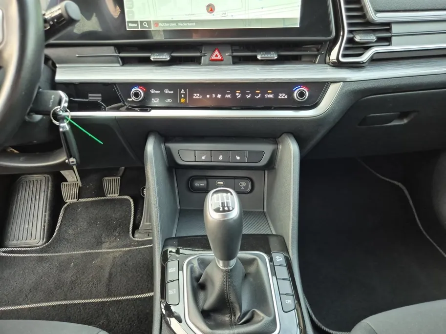 Kia Sportage 1.6 T-GDi MHEV DynamicLine | Cruise Control | Climate Control | Navigatie | Apple Carplay/Android Auto | Camera | Stoelverwarming | Stuurverwarming | Parkeersensoren |