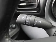 Mazda 2 Hybrid 1.5 Agile | Comfort pakket | 15' LM | Stoelverwarming | Apple Carplay / Android Auto |