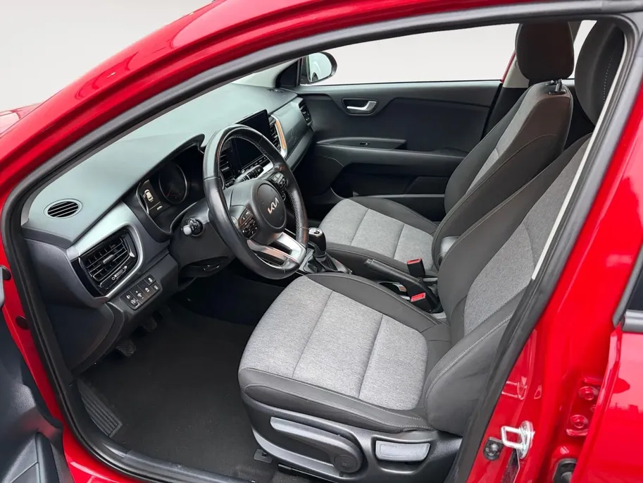 Kia Stonic 1.0 T-GDi MHEV DynamicLine | Camera | Parkeersensoren achter | Apple/Android Carplay | Climate & cruise control | LM velgen | NAP
