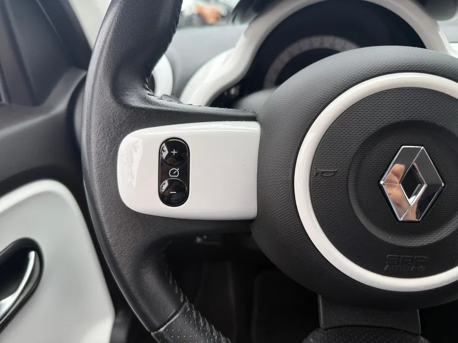 Renault Twingo Z.E. R80 Intens *Automaat*Navi+Camera*Climate*Parkeersensoren*Cruise*Hoge instap!