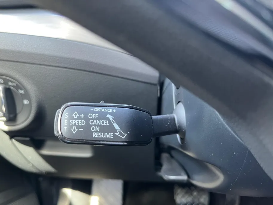 Škoda Superb Combi 1.4 TSI iV Business Edition Plus | Uniek lage km-stand | 360 camera | Adaptieve Cruise Control | Stoel- en stuurverwarming