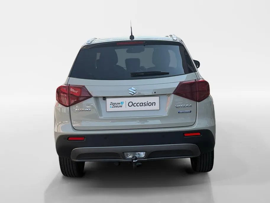 Suzuki Vitara 1.4 Boosterjet Comfort Smart Hybrid | Afneembare Trekhaak| Multimedia systeem| Climate Control| Keyless start| Parkeersensoren voor en achter| Stoel verwarming| Adaptieve cruise control