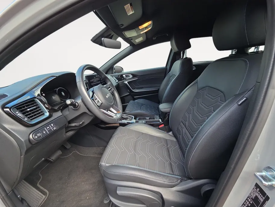 Kia Ceed Sportswagon 1.0 T-GDi MHEV Design Edition | Zeer compleet | Stoel & stuurverwarming | Achteruitrijcamera | JBL audio | Adaptieve cruise control | Elektrische achterklep | Fabrieksgarantie | NAP