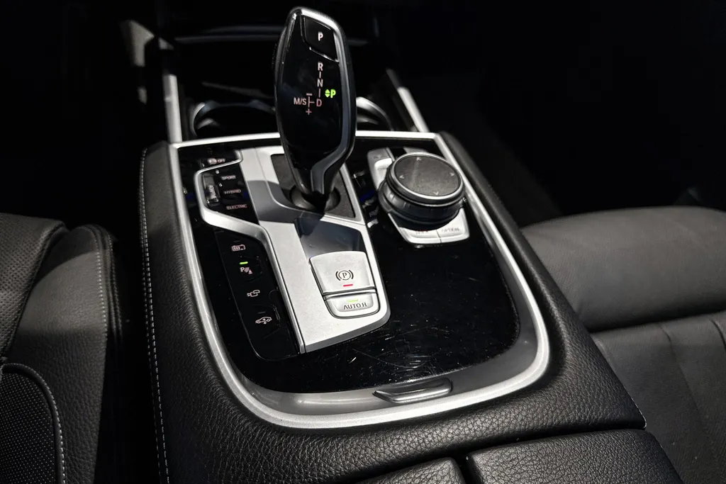 BMW 7 Serie 745e High Executive