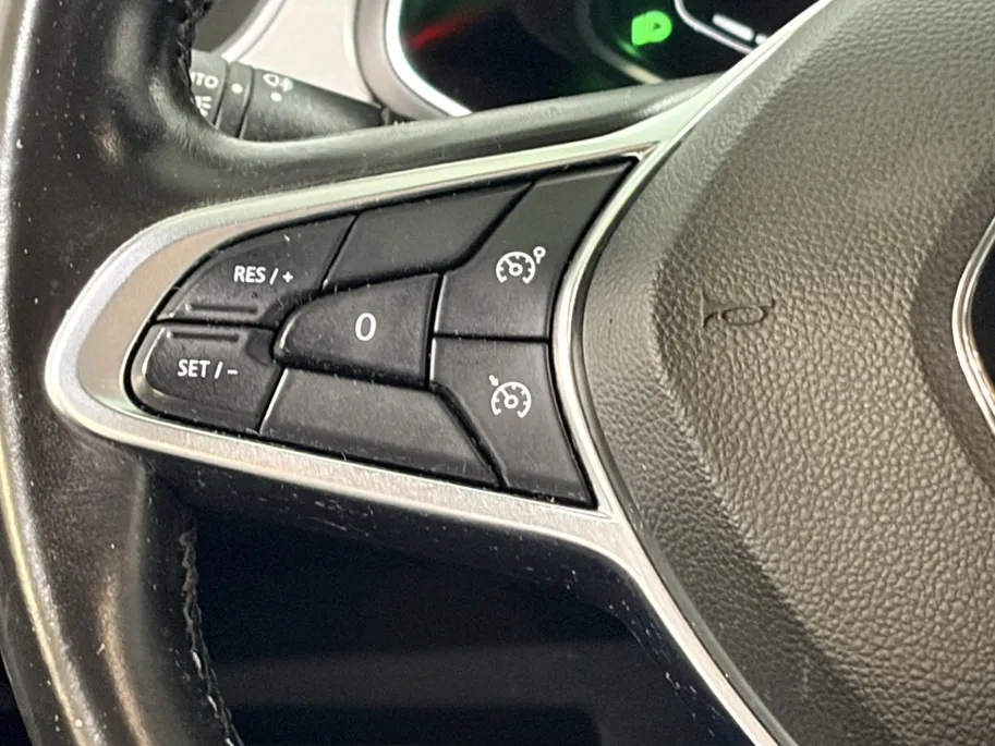 Renault Captur 100PK TCe Edition One | Trekhaak | Bose Audio | 360 Camera | Climate Control | Cruise Control | Apple CarPlay/Android Auto |