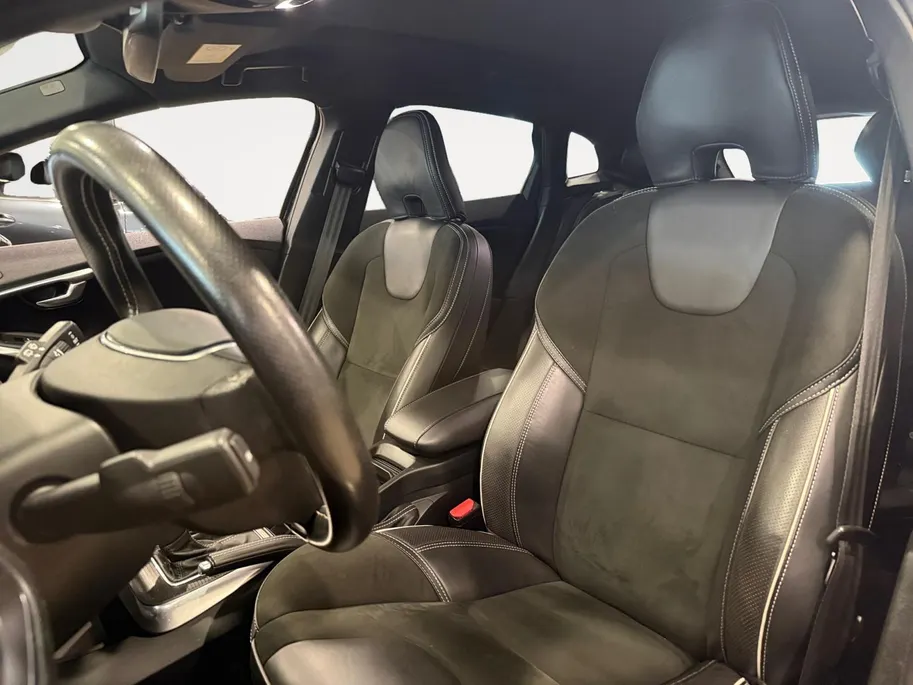 Volvo V40 1.5 T3 Polar+ Sport *Panorama*Aut.*Navi+Camera*Harman/Kardon*Stoel Verw.*Sportieve Auto!