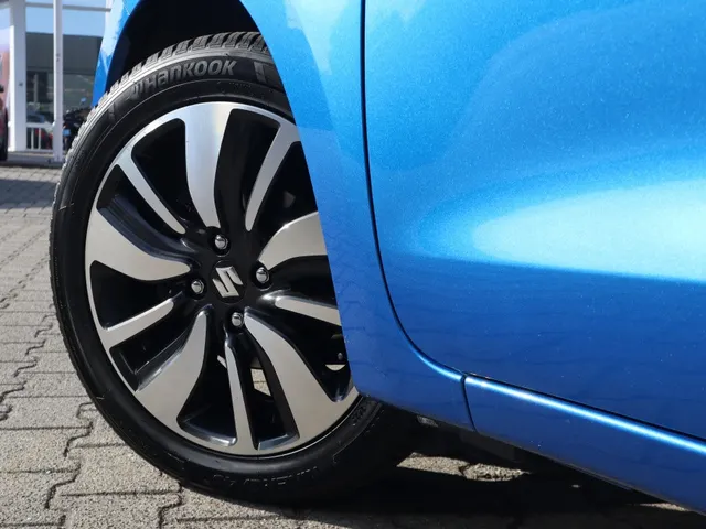 Suzuki Swift 1.2 Style Hybrid Automaat | Carplay | Keyless | AdaptiveCruise | AllSeasons