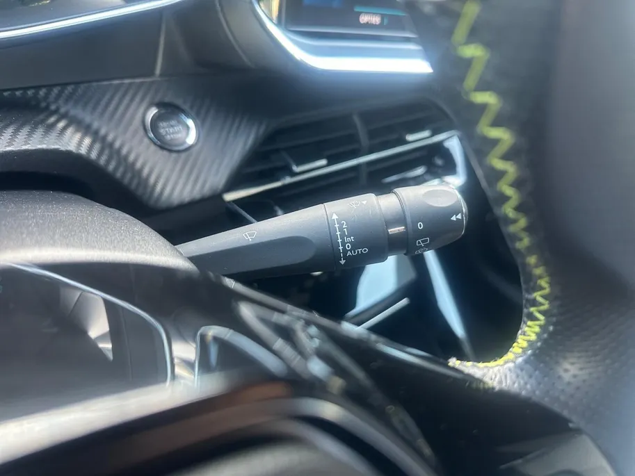 Peugeot e-208 EV GT 350 50 kWh | SOH 91% | CAMERA | LED | SPORTSTOELEN | SFEER VERLICHTING |