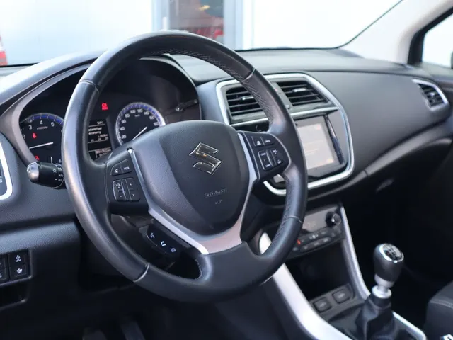 Suzuki S-Cross 1.4 BoosterJet Select Hybrid Adaptive Cruise | Carplay | Trekhaak