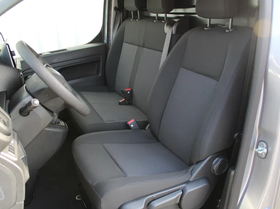 Toyota ProAce Long Worker 2.0 D-4D Challenger | Carplay | PDC | Airco | Cruise | Schuifdeur rechts |