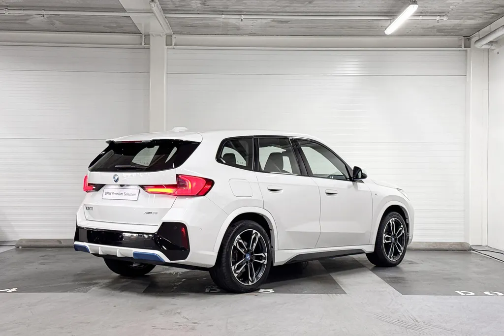 BMW iX1 xDrive30 Launch Edition