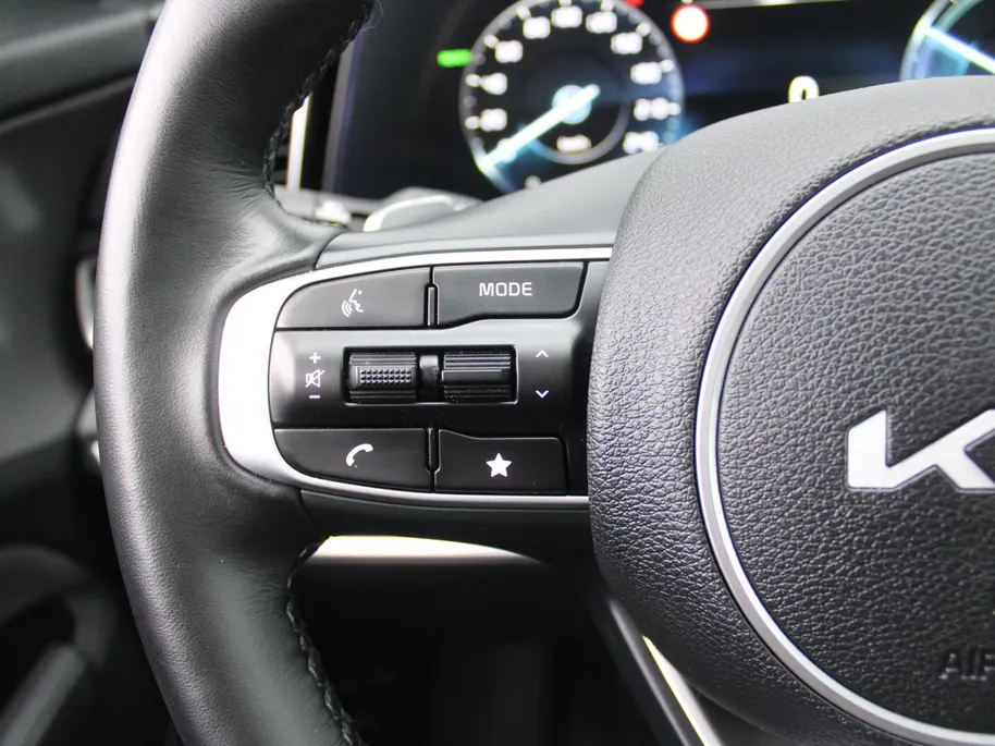 Kia Sportage 1.6 T-GDi Plug-in Hybrid AWD GT-PlusLine | Stoelverwarming + ventilatie | Schuifdak | Camera rondom | Elek. stoelverstelling + achterklep | 19' LM |