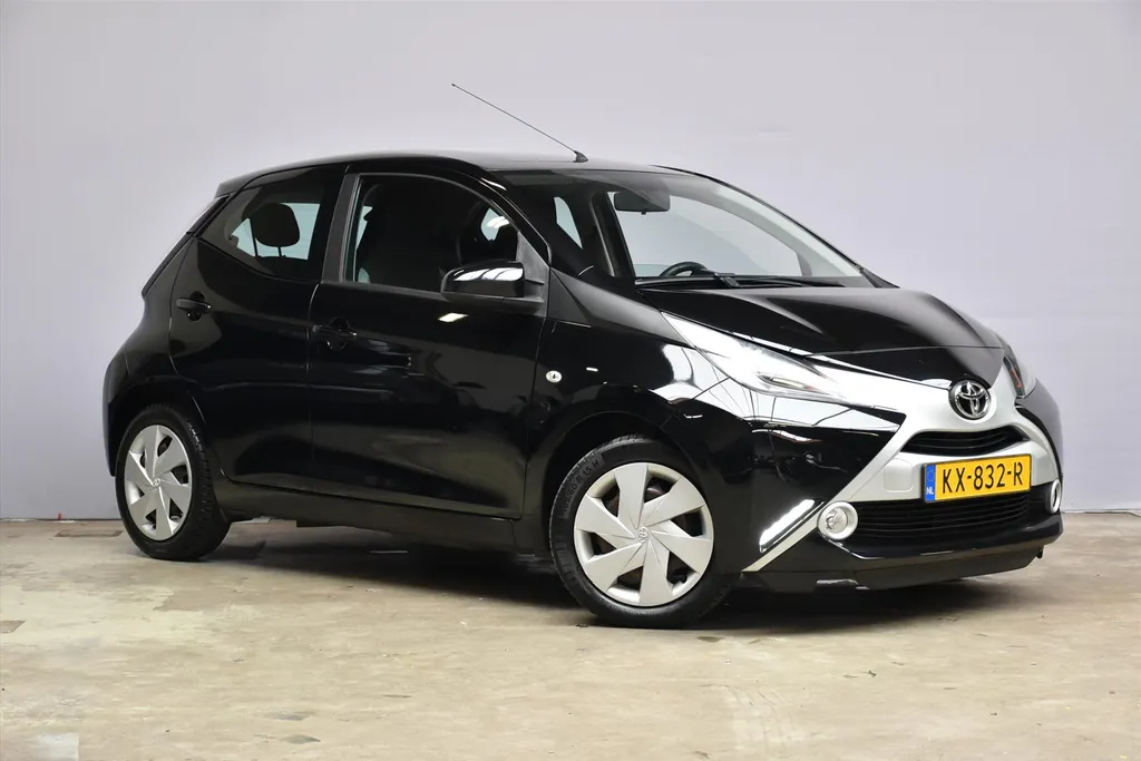 Toyota Aygo 1.0 VVT-i 69pk 5D x-play Cruise 24.000KM!