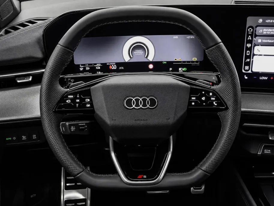 Audi Q3 1.5 TFSI e-hybrid S edition 272 PK · Techniekpakket plus · Privacy glas · S line interieur met sportst.
