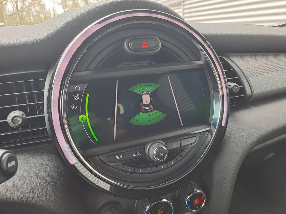 MINI Cooper Mini 1.5 Business Edition | Navigatie | Harman Kardon | Climate | Sensoren | Cruise