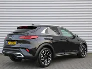 Kia XCeed 1.0 T-GDi DynamicPlusLine | Stuur-/stoelverwarming | Camera | Dodehoek detectie | Elektr. achterklep | 18' LM | Clima | Navi |