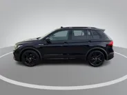 Volkswagen Tiguan 1.5TSI/150PK R-Line Black Style DSG · Panoramadak · Apple/Android Car Play · Stoel- & stuurverwarming · Camera ·