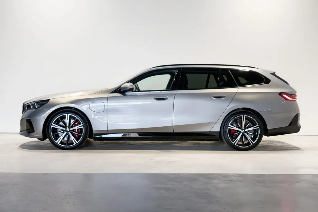 BMW 5 Serie Touring 550e xDrive Innovation Pack M Sportpakket