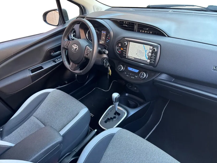 Toyota Yaris 1.5 Hybrid Dynamic Stoel verwarming | Achteruitrijcamera | 12 maanden BOVAG-garantie