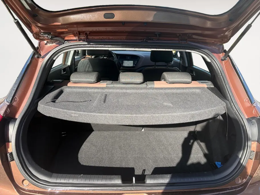 Hyundai i20 1.0 T-GDI Comfort | Trekhaak | Navi | Camera | Climate control