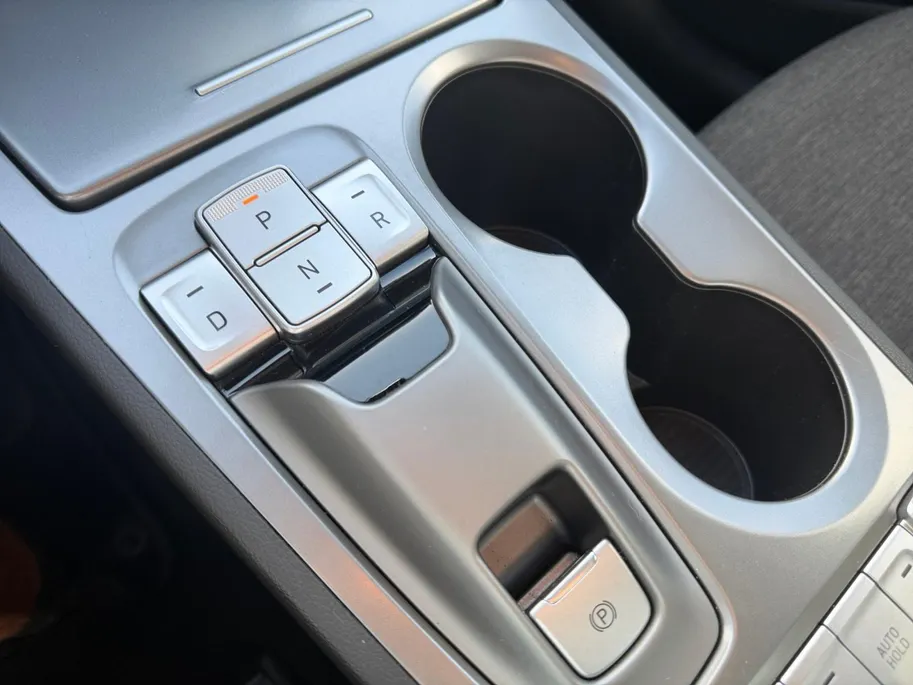 Hyundai Kona EV Fashion Design 39 kWh | Zeer nette auto | Dealer onderhouden | SOH 89,7% | Zeer compleet | Stoel & stuurverwarming | Apple Carplay / Android Auto |