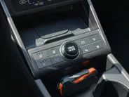 Hyundai Kona 1.6 GDI HEV 138 PK Premium / Org. Nederlands / Navigatie + Camera / Climate en Cruisecontrol /