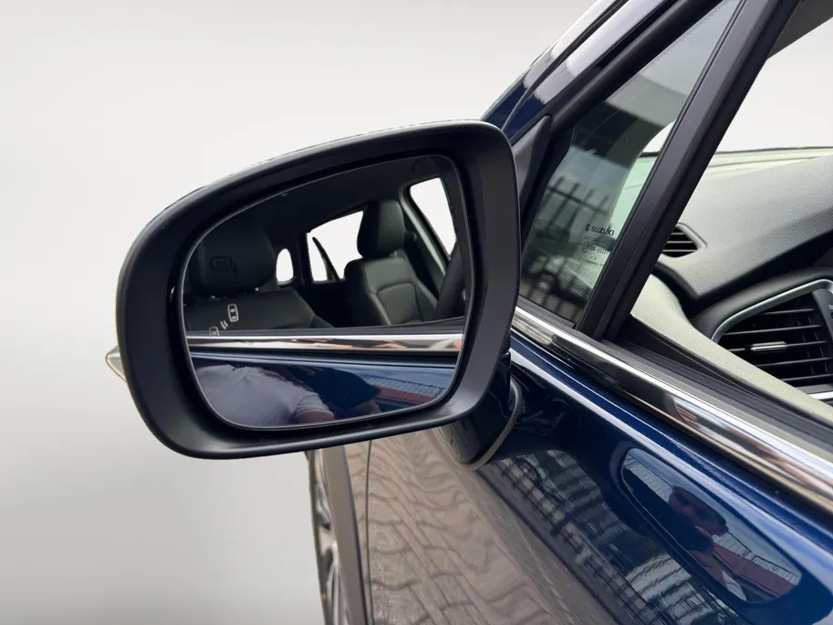 Suzuki S-Cross 1.4 Boosterjet Style Smart Hybrid | Android Auto Apple Carplay | Adaptive Cruise Control | 9-inch touchscreen | Suzuki Connect