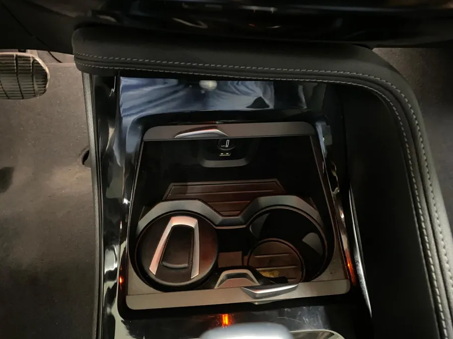 BMW X1 X-DRIVE | 2.0 HIGH EXECUTIVE | M-SPORT | PANODAK | LEDER | DEALERONDERHOUDEN |