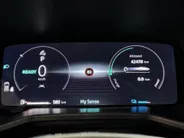Renault Clio 145PK E-Tech Full Hybrid Techno Automaat Automaat | Digital Cockpit | 9,3'' Navi | Climate Control | Apple CarPlay/Android Auto | Camera | Cruise Control | Armsteun | Lichtmetalen Velgen