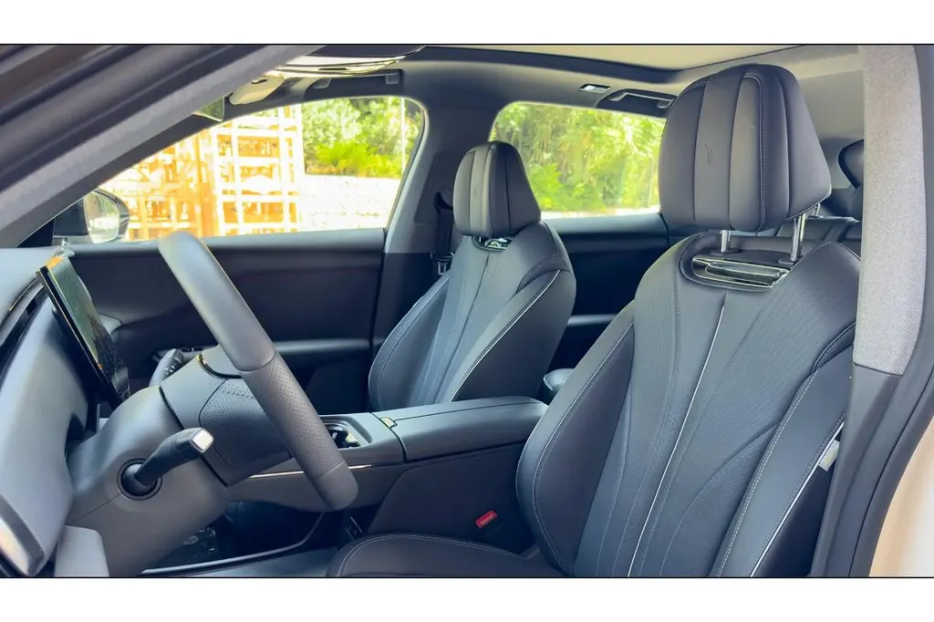 Voyah Courage Business Edition 80 kWh | Direct Leverbaar | Nieuw model | Full Option |
