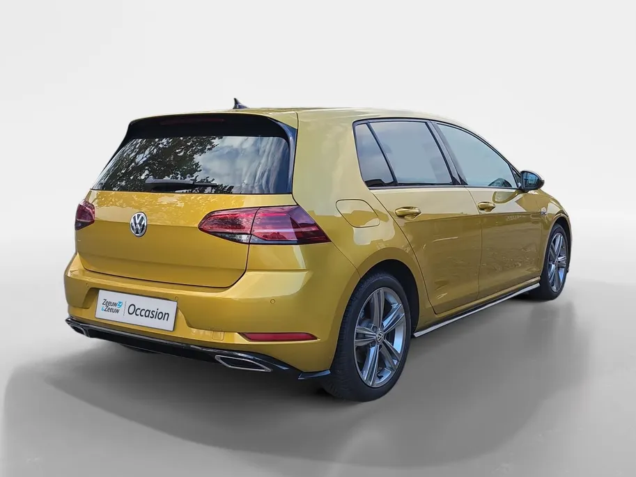 Volkswagen Golf 1.0 TSI Highline Business R | Panoramadak | Virtual Cockpit | Achteruitrijcamera | Apple/Android Auto | Dynaudio | 12 maanden garantie |