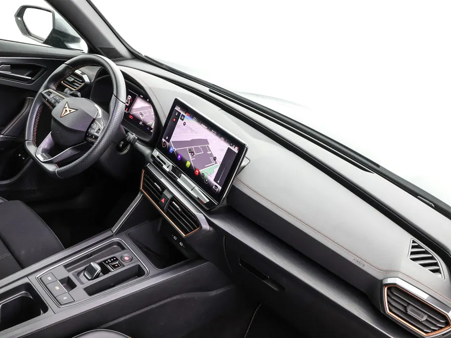 CUPRA Formentor 1.4 TSI e-Hybrid 204pk DSG Essential Limited · Panoramadak · Camera · Elek. Achterklep · Apple/Android Car Play · Keyless ·