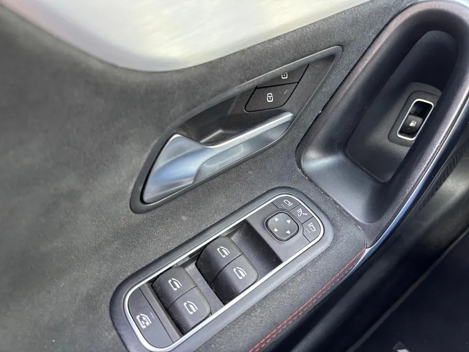Mercedes-Benz CLA 250 e AMG Line | Adapt. Cruise Control | Rondomzicht camera | Apple Carplay/Android Auto | 18' inch velgen |