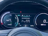 Kia e-Niro DynamicPlusLine 64 kWh Climate control | Stoel,- en stuurverwarming | Parkeercamera | Cruise control | Elek. schuif/kanteldak | 16 inch LM velgen |