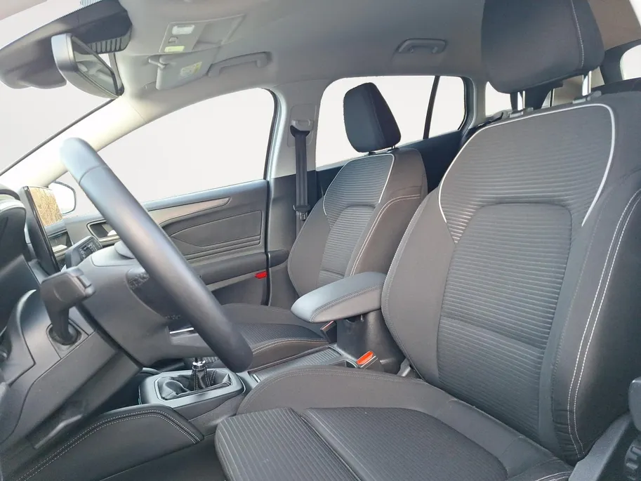 Ford Focus Wagon 1.0 EcoBoost Hybrid Titanium X | NL Auto | Winterpack | Climate Control | Camera | Pakeersensoren | Navigatie | DAB+ | B&O Audio | AGR-Bestuurdersstoel | Draadloze Apple Carplay&Android Auto |