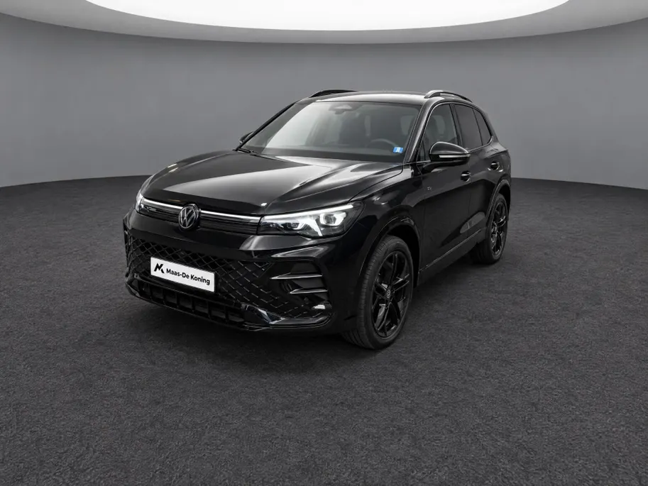 Volkswagen Tiguan 1.5 272pk DSG eHybrid R-Line Edition · Panoramadak · Wegklapbare Trekhaak · 360 Camera · Massage · Black Style · 20'' Inch · Garantie t/m 29-06-2030 of 100.000km