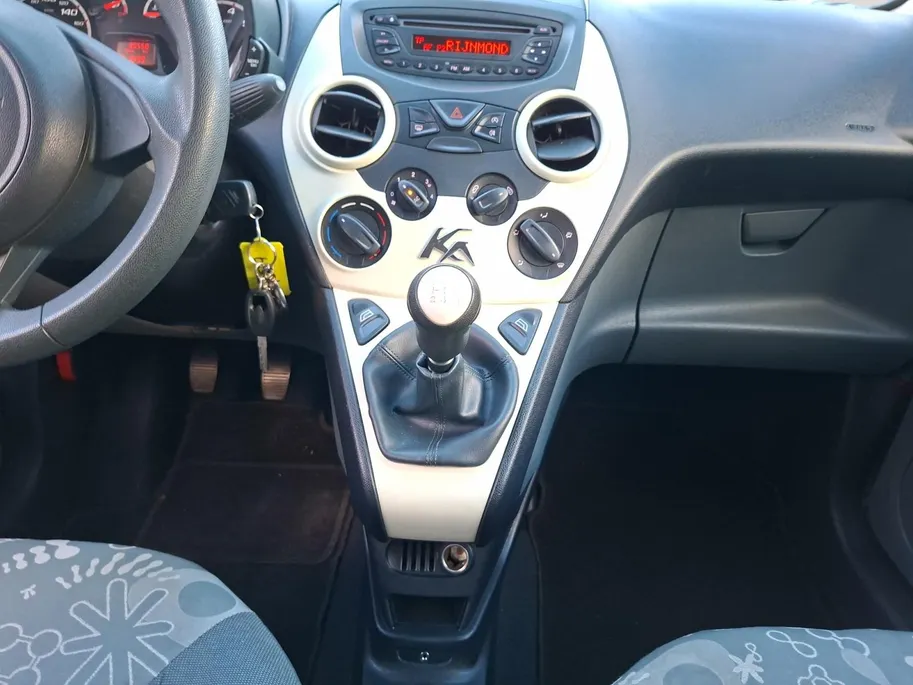 Ford Ka 1.2 Cool & Sound start/stop | Lichtmetalen velgen | Spoiler | Airco