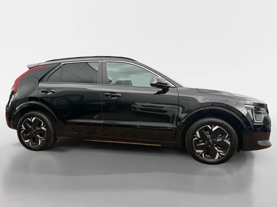 Kia Niro EV ExecutiveLine 64.8 kWh | Meest luxe uitvoering | Head up display | Stoelverwarming en ventilatie | Schuif/ Kantel dak | Cruise Control Adaptief | Carplay | Fabrieksgarantie t/m 4-2032 | NAP